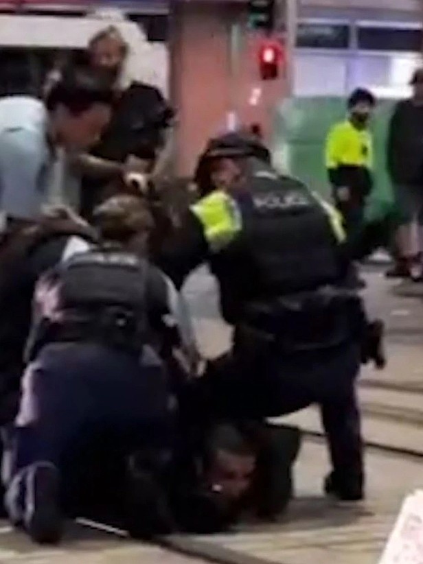 抢劫、盗窃、互殴…悉尼teenager为当“网红”在CBD频繁作案，麦当劳成“窝点”（组图） - 8