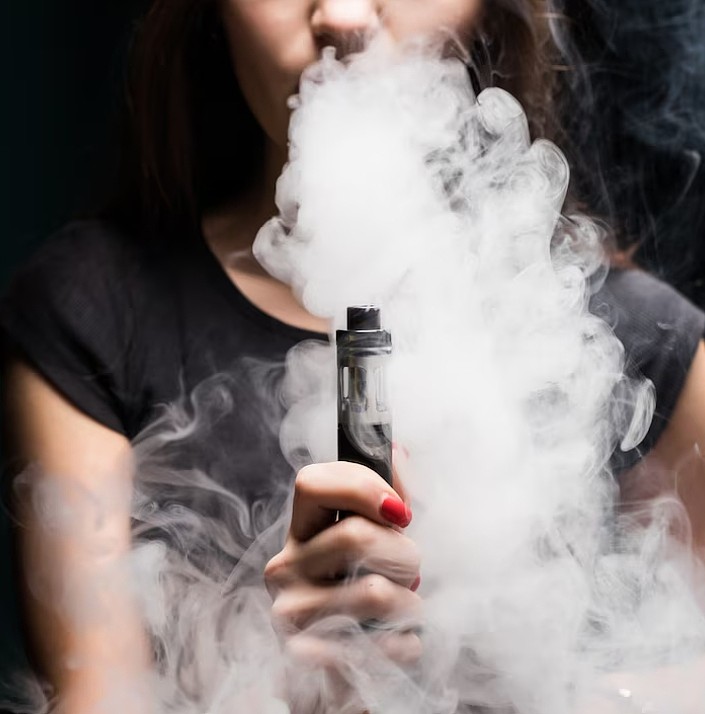 澳洲缴获数百万中国产电子烟，黑市价格翻倍！年轻人因抽不起被迫“戒烟”（组图） - 4