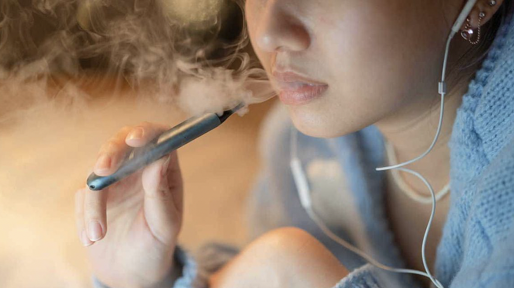 传统烟草衰退,电子烟兴起,专家警告或引发健康危机(组图) - 3