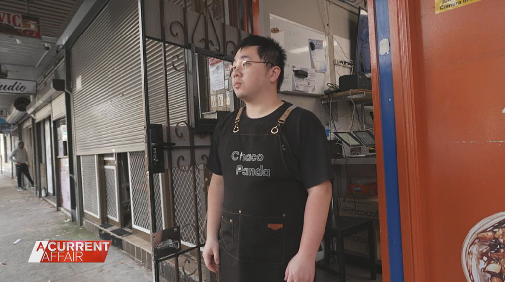 “滚出澳洲！”悉尼华人店主遭持刀少女吐口水（组图） - 1