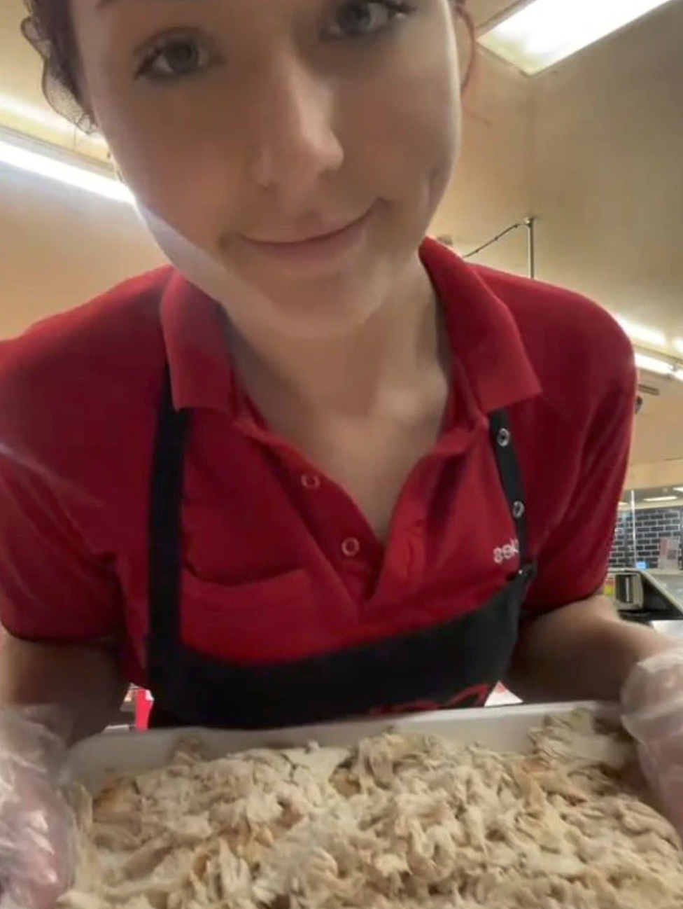 又学到了!Coles熟食店员工揭秘“闪电手撕烤鸡”绝技(视频/组图) - 2