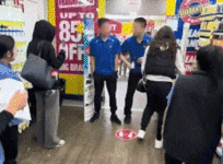 遭遇店内盗窃，澳洲CW店员上演教科书拦贼！网友纷纷点赞（视频/组图）