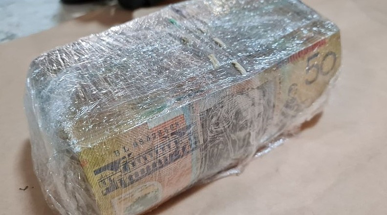警方突袭悉尼公寓！缴获大量毒品和现金，一检测却傻眼了，竟是...（组图） - 3
