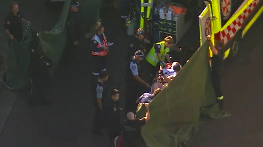 视频曝光!悉尼Auburn枪击案惊魂一刻,3人中弹,路人四处奔逃(视频/组图) - 5