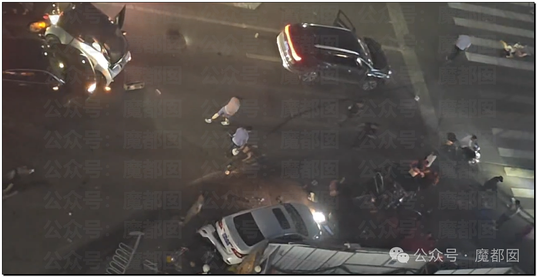 热搜第一！沈阳公交失控连撞多车，已致2死16伤！血腥场面惨不忍睹，目击者：太惨了，太惨了（视频/组图） - 8