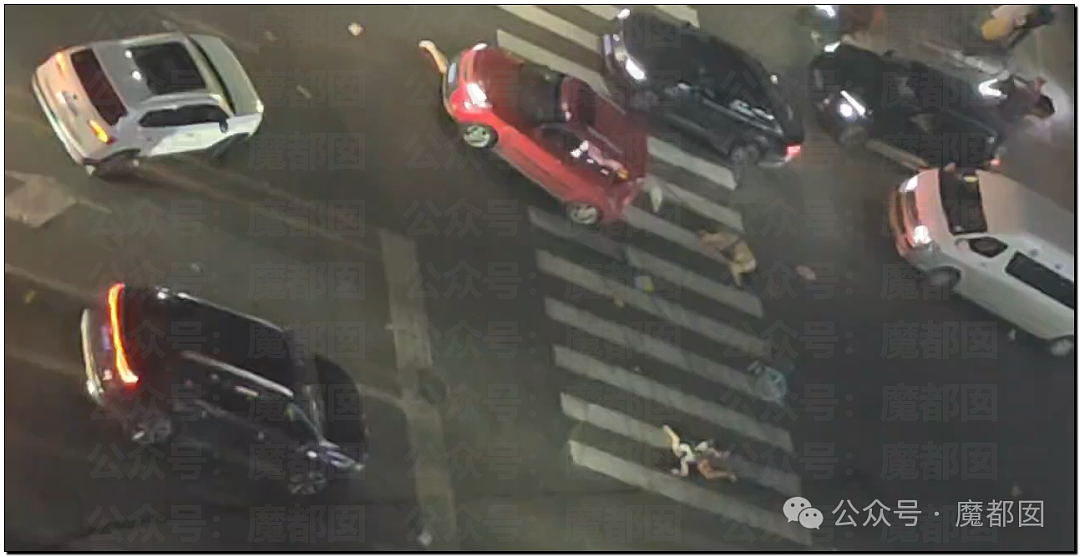 热搜第一！沈阳公交失控连撞多车，已致2死16伤！血腥场面惨不忍睹，目击者：太惨了，太惨了（视频/组图） - 10