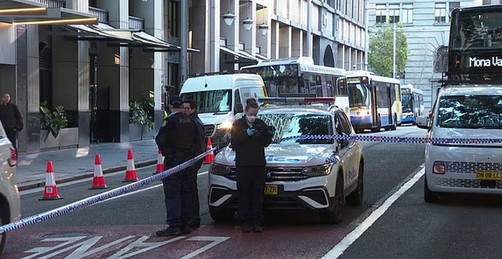 悉尼CBD突发捅人案！男子在公交站被刺伤，警方封锁现场（组图） - 2