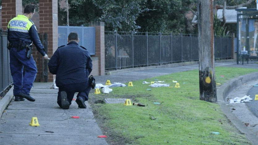 悉尼发生疑似肇事逃逸事件！青少年被撞重伤，警方封锁现场调查（组图） - 3
