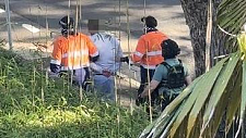 澳警方突袭富人区豪宅，乔装成tradie抓人！1男子被捕，被控接收近$1000万毒品（组图）