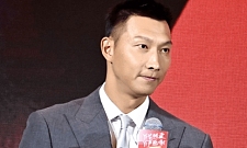 疑嫖娼风波未平，央视取消播出易建联专访！曾被曝嫖宿“女装大佬”（视频/组图）