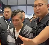 陈冠希头等舱内发飙！ 怒斥机组： 凭什么日本人先下飞机？ 我会让你丢工作（组图）