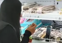 网红Woolies“带货”引热议！网友怒喷：真替她尴尬（组图）