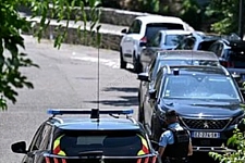 83人死伤！遍地是血，教堂遭自杀炸弹袭击；白人男子扫射，民众四散奔逃（视频/组图）