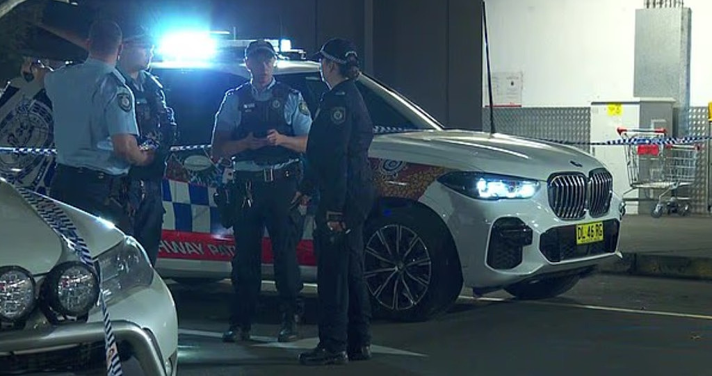 悉尼Westfield突发暴力捅人案!2人被刺伤送医,目击者被吓坏(图) - 5