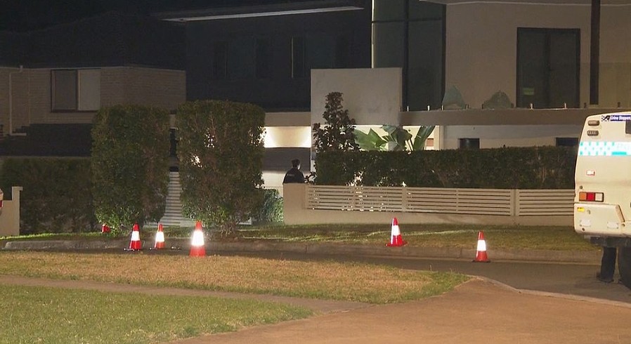 悉尼西北山区突传枪响!民宅玻璃被击碎,墙上留下弹孔,枪手仍在逃(组图) - 3