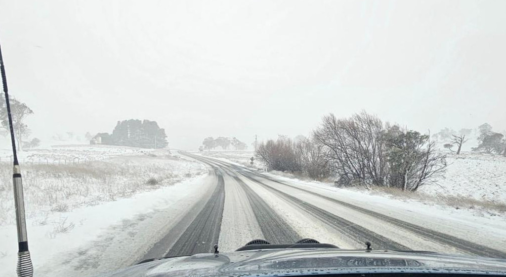 冷锋横扫新州!多地迎来降雪,强风吹倒树木,SES忙坏了(组图) - 2