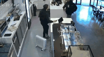 墨尔本咖啡馆开店仅7个月就关闭!老板遭袭后叹息:丢命不值(组图) - 1