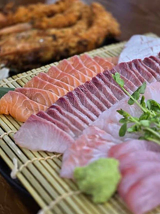 悉尼餐厅“活吃龙虾”惹争议,食客直呼“好吃”!网友却怒批:太残忍(视频/组图) - 2