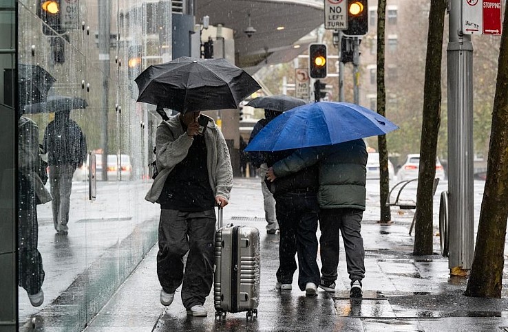 狂风暴雨来袭，悉尼机场陷入混乱！部分跑道关闭，大批航班取消延误（组图） - 4