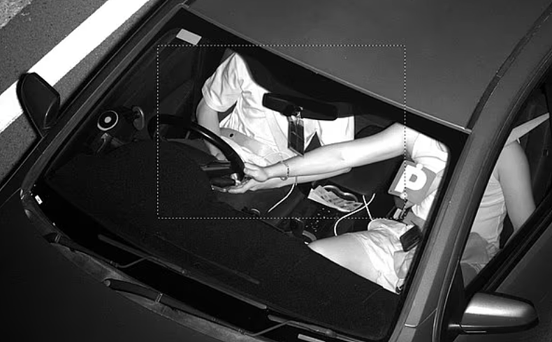 从吸毒到抱婴开车！西澳AI摄像头揭露马路“疯狂实录”（组图） - 4