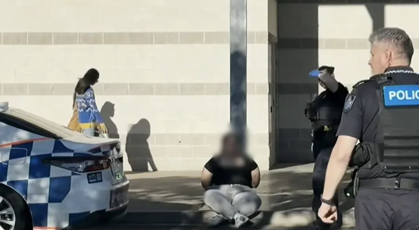 黄金海岸购物中心爆发群殴!多名teenager被捕,六旬老人及警员遭袭受伤(组图) - 2