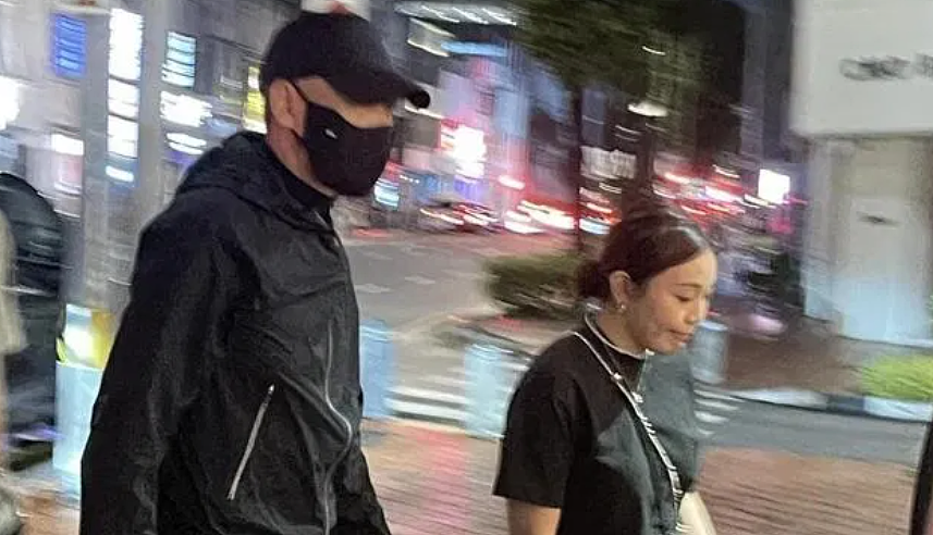 周润发夫妇现身新加坡，意外激瘦惹担忧（组图） - 2