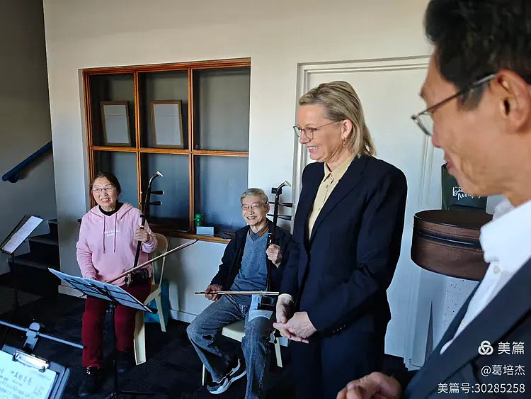 反对党领袖走访五湖四海(组图) - 2
