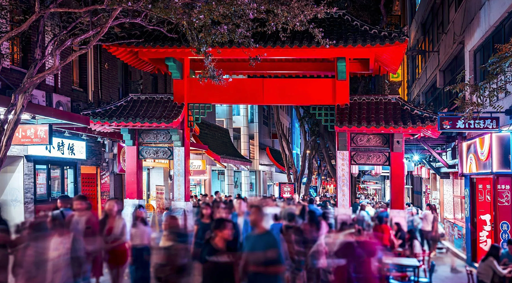 悉尼夜间旅游攻略：夜幕下的璀璨港湾之城（组图） - 1