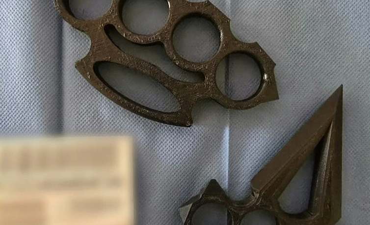 悉尼CBD公寓搜出3D打印枪械,警方破获复杂诈骗网络,涉案金额超$10万(组图) - 2
