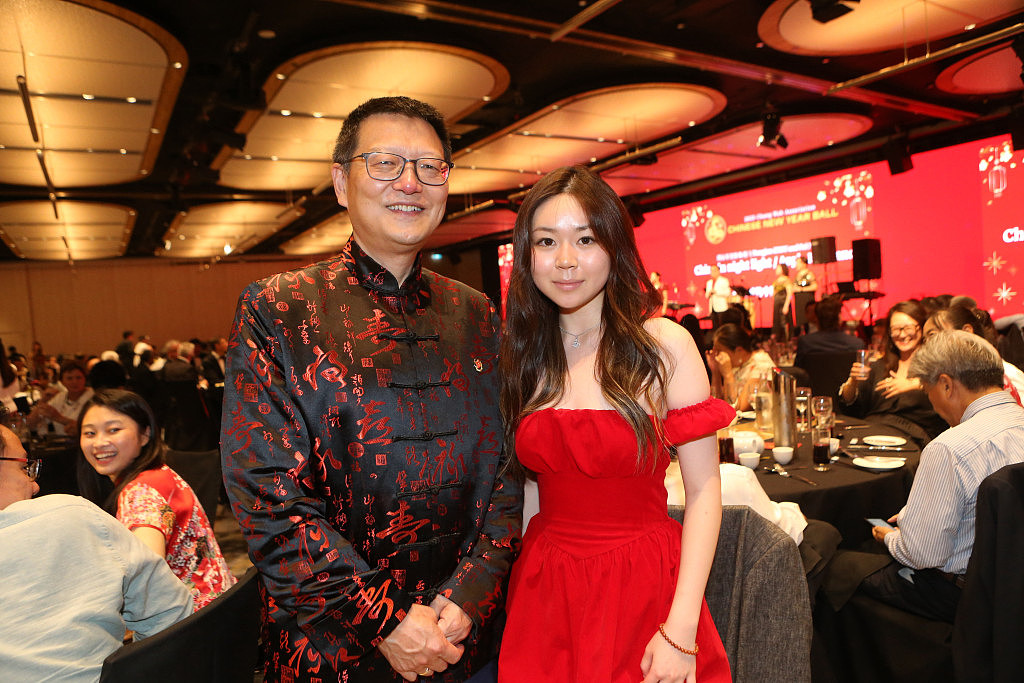 华裔女孩西澳议会激昂演讲，反对刻板印象：“大大方方拥抱中华文化！”（组图） - 3