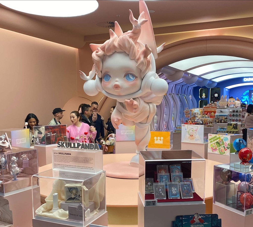 全澳最大泡泡玛特门店周六开业!粉丝为抢Labubu“露宿街头”(组图) - 5