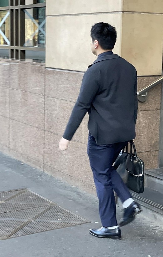 涉嫌帮助犯罪团伙洗钱,澳华男被捕!最高可判20年(组图) - 7