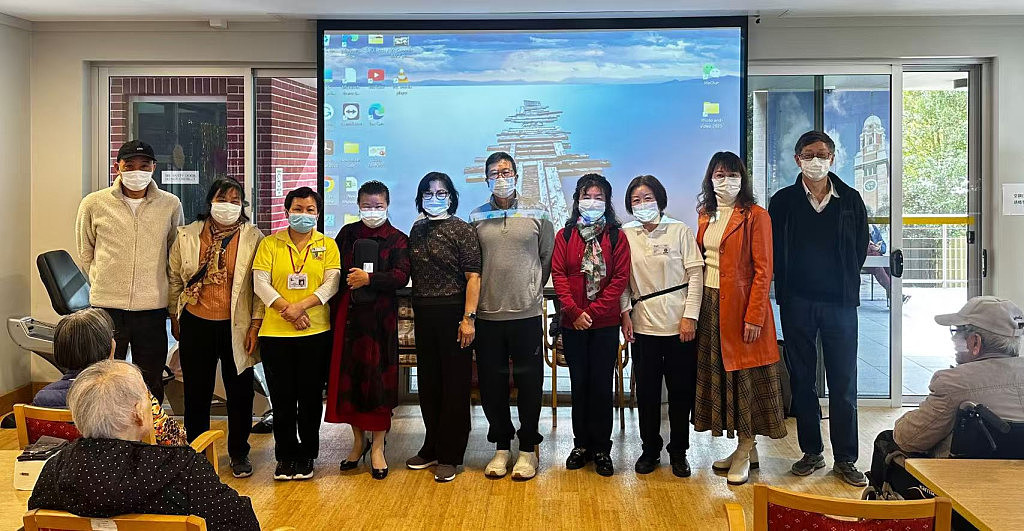 广州同乡总会访华人服务社颐养院 ,用歌声礼物给长者带来笑语暖人心(组图) - 1