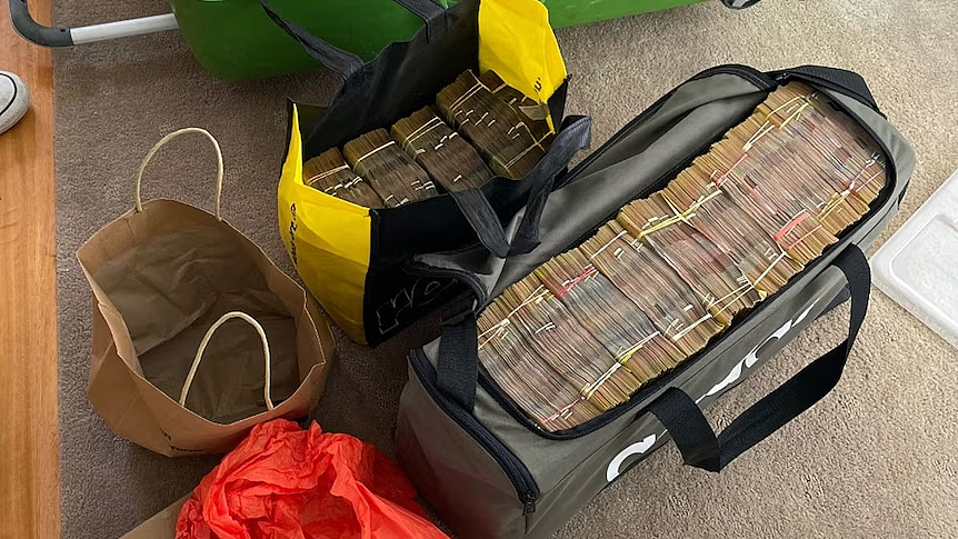 涉嫌洗钱活动，外国夫妇被指控！在澳上千万资产被查封，辩称是为了躲避“政治迫害”（组图） - 3