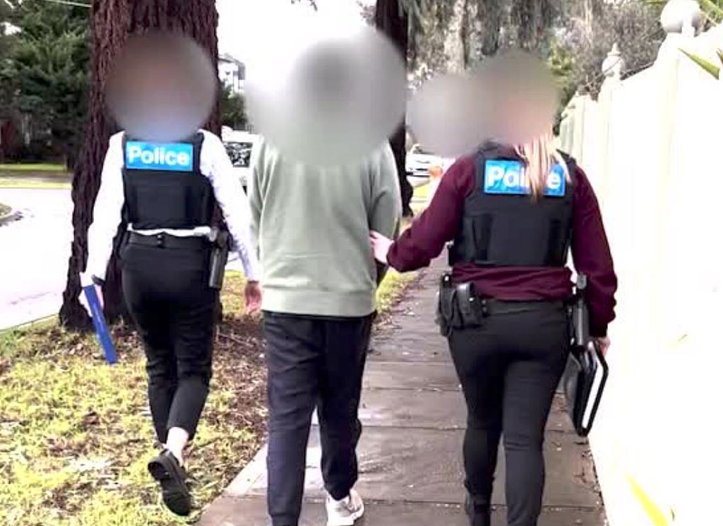澳华人医生被控厕所偷拍，警方发现4500部视频！受害者恐达600人（组图） - 2