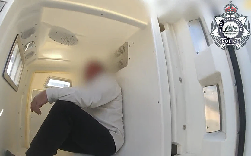 59岁澳男涉袭机组人员遭起诉,最高面临14年监禁(图) - 2