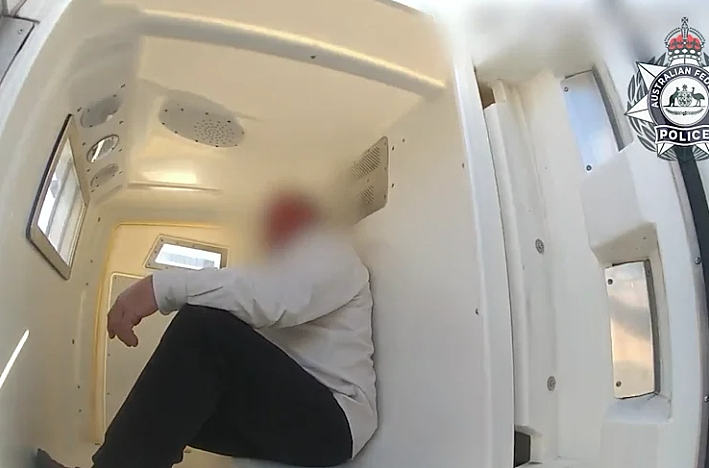 一男子在珀斯机场袭击机组人员被捕(图） - 1