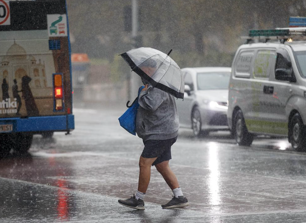 澳洲东海岸遭遇暴雨袭击！悉尼首当其冲，最高温仅15°C（组图） - 3