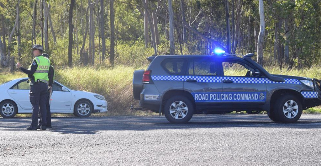 澳街头曝严重车祸！汽车撞上卡车，数人生命垂危（组图） - 3