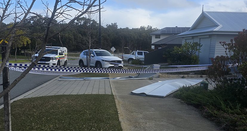 珀斯社区有团伙白日偷车,猖狂到直接撞飞车库门,目前仍在逃(GIF/图) - 4