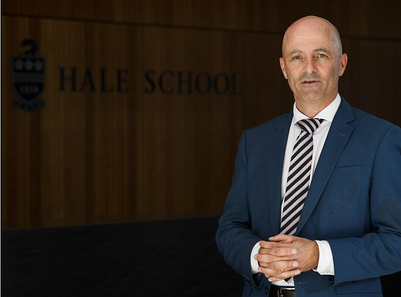 珀斯精英男校延迟学生接触智能手机，获家长广泛支持（组图） - 2