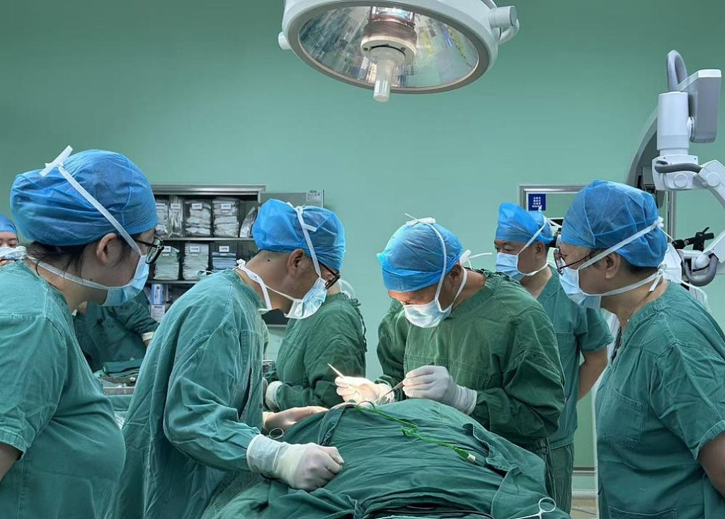 华裔名医被禁止在澳行医，女子被迫花$10万飞中国手术！“不可接受”（组图） - 5