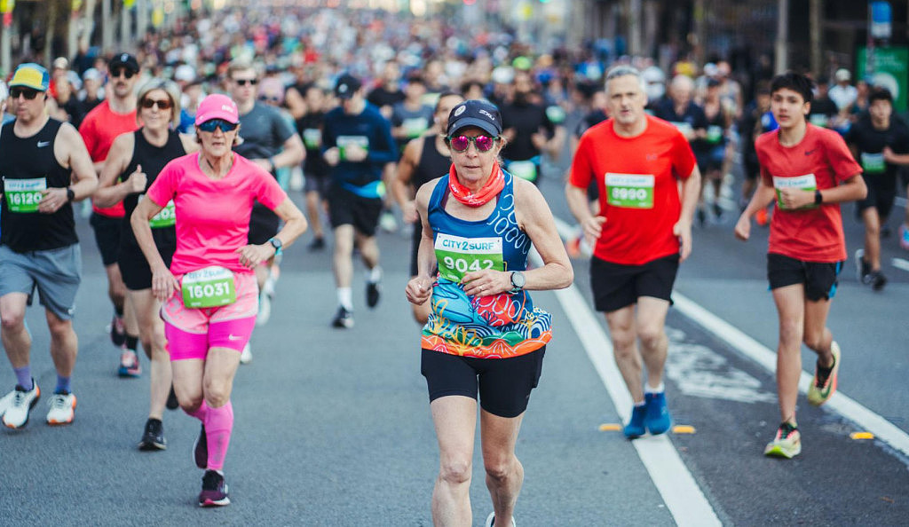近13年来“最潮”City2Surf!9万人涌上悉尼街头,马里奥、蜘蛛侠都在为慈善狂奔(组图) - 18