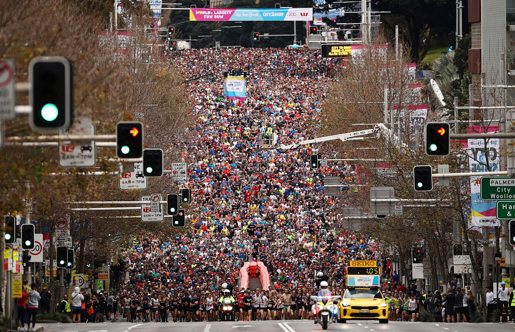 近13年来“最潮”City2Surf!9万人涌上悉尼街头,马里奥、蜘蛛侠都在为慈善狂奔(组图) - 14