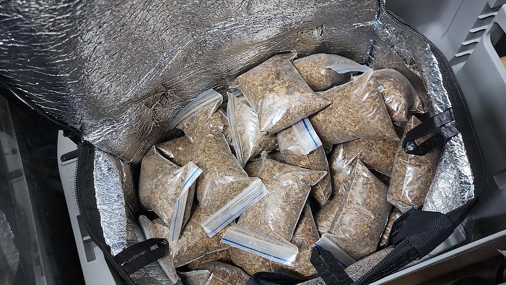 南澳严打非法烟草,多家商店被查封!缴获大批非法香烟、电子烟(组图) - 3