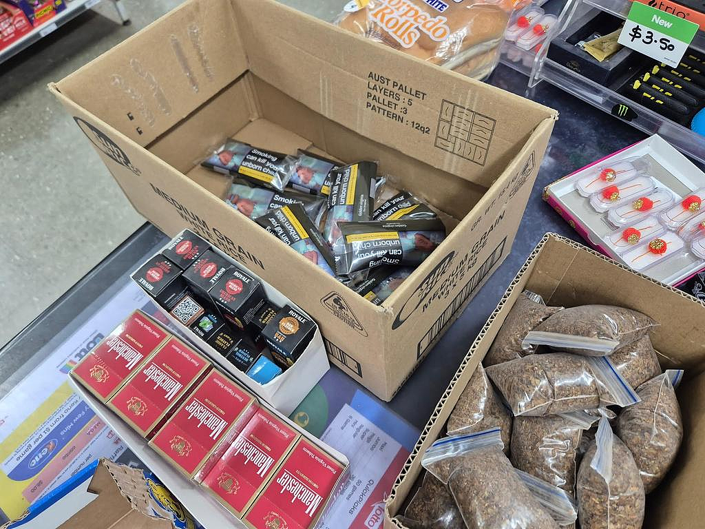 南澳严打非法烟草,多家商店被查封!缴获大批非法香烟、电子烟(组图) - 5