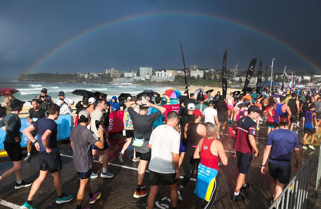 近13年来“最潮”City2Surf!9万人涌上悉尼街头,马里奥、蜘蛛侠都在为慈善狂奔(组图) - 4