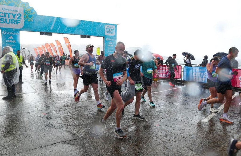 近13年来“最潮”City2Surf!9万人涌上悉尼街头,马里奥、蜘蛛侠都在为慈善狂奔(组图) - 6