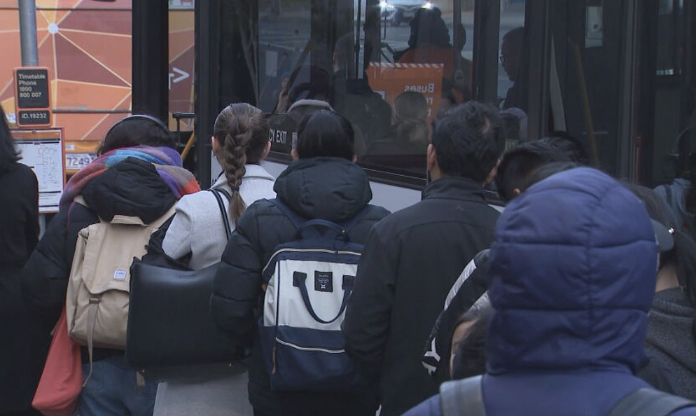 火车脱轨致通勤混乱！墨尔本Metro提供免费出行补偿，被批“杯水车薪”（组图） - 3