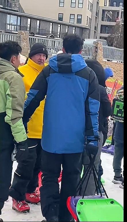 TVB旅游节目《公公出埠》三名主持岁数加起来超169岁！澳洲被捕获滑雪上落山喘晒气（组图） - 2